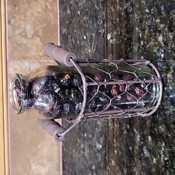 Cwi Gifts Glass Bottle in Basket with Dried Fruit / Popurri Cinnamon Scent - Picture 1 of 5